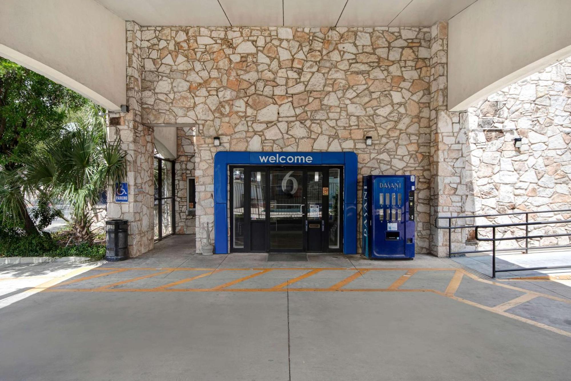 Studio 6 San Antonio Tx Northwest Medical Center Exterior foto